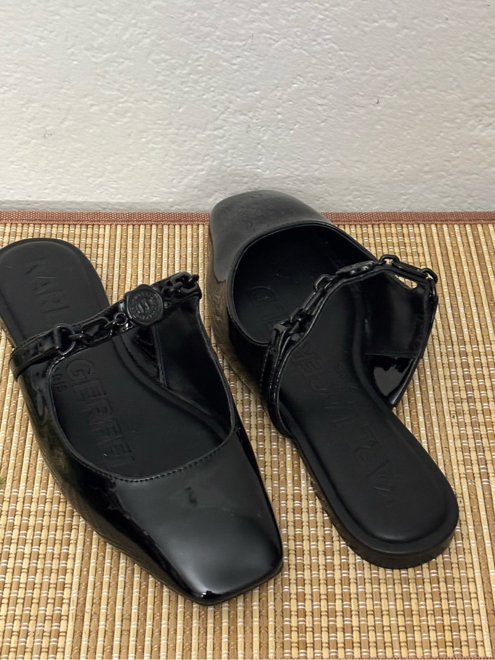 Karl Lagefeld Woman ZILLA Slip On Mule Size: 7